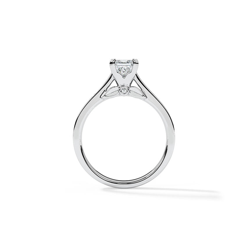 Lillian Elegant Solitaire Ring